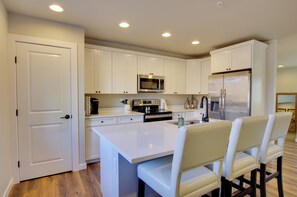 Interior - Monroe Apartment Near Evergreen State Fairgrounds! (Monroe)