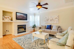 Fireplace - Bright Tracy Vacation Rental w/ Patio! (Tracy)