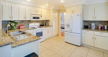 Bright Tracy Vacation Rental w/ Patio!