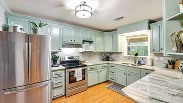 House (2 Bedrooms) | Interior