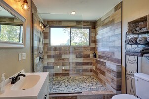 House (1 Bedroom) | Interior