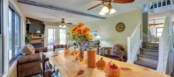 Riverfront Arkansas Abode - Furnished Deck & Grill