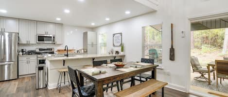 House (2 Bedrooms) | Interior