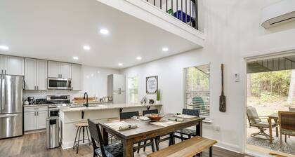 Lakefront Texas Abode w/ Kayaks, Fire Pit & Patio!