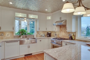 Apartment (4 Bedrooms) | Interior - Ski-in/ski-out w/ Sauna in Jay Ski Peak Resort! (North Troy)