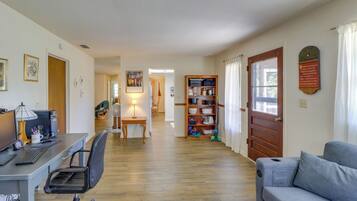 House (2 Bedrooms) | Interior