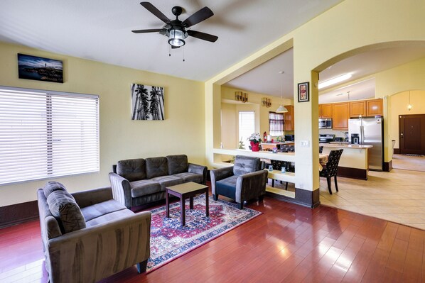 House (4 Bedrooms) | Interior