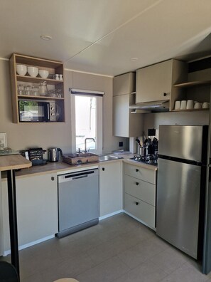 Fridge, microwave, dishwasher, toaster