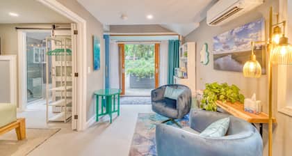 10 Old County Way - Secluded Retreat: pet-friendly, recently renovated, tranquil