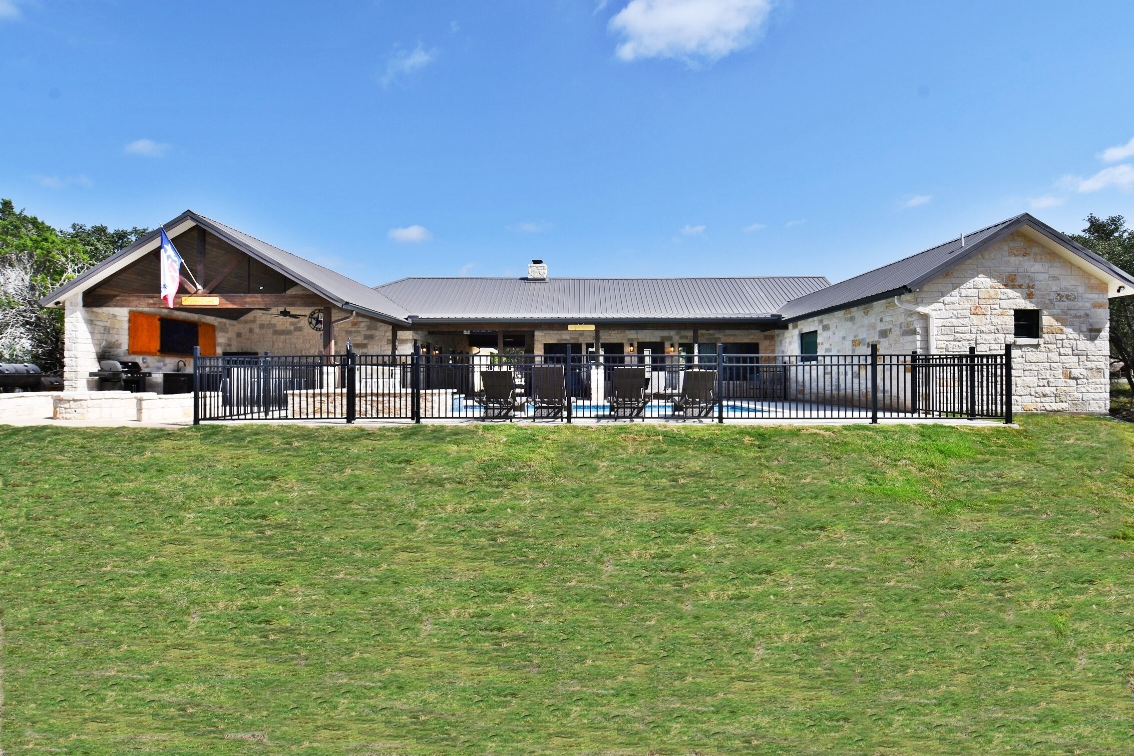 Hidden Creek, Private Pool, Wi-Fi, @ Frio River Vacation Rentals.