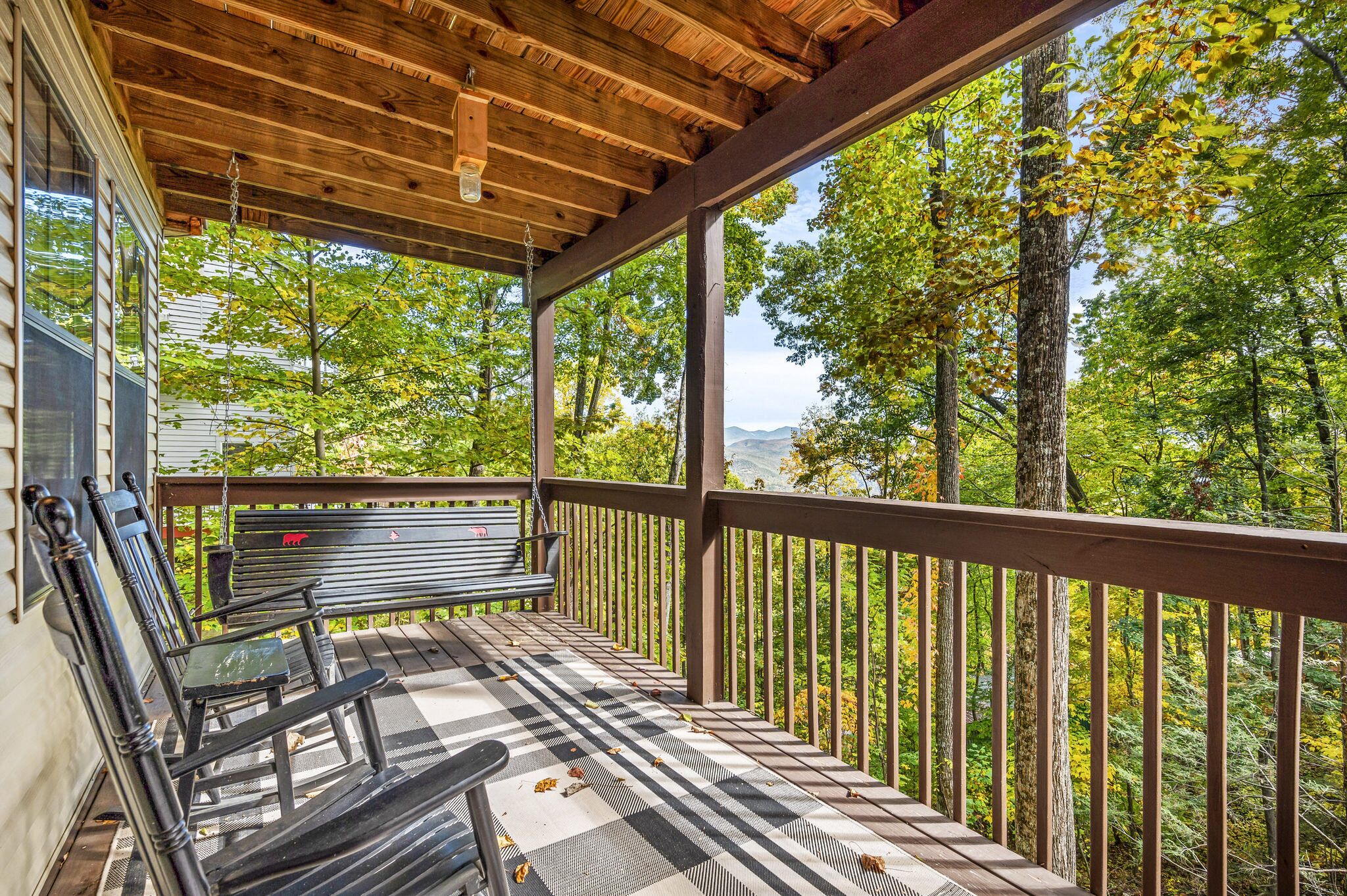 *Charming 2BD Retreat! HOT TUB + Game Room!*
