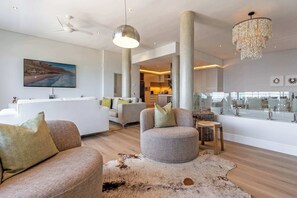 TV, fireplace, offices