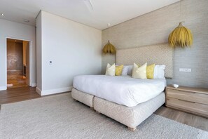 3 bedrooms, desk, iron/ironing board, WiFi