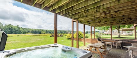 Bain à remous extérieur