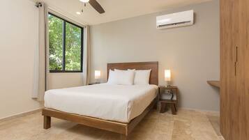 Luxury Apartment, 2 Bedrooms, Private Pool | Blackout drapes, iron/ironing board, free WiFi