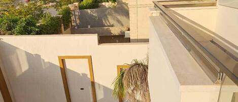 Royal Condo | Terrace/patio