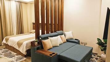 2 bedrooms, premium bedding, in-room safe, soundproofing