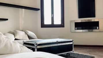 Smart TV, videogiochi, tavolo da calcetto, libri