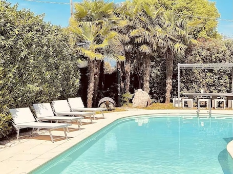 Outdoor pool. Wow House, Villa with swimming pool, gym and play room
