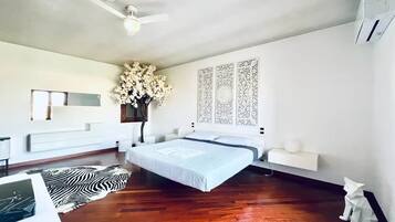 6 bedrooms, iron/ironing board, free WiFi, bed sheets