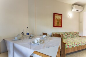 Appartement | Coin séjour | Télévision de 25 pouces avec chaînes par câble