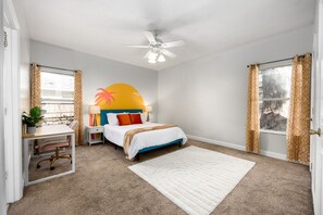 4 quartos, escrivaninha, Wi-Fi, roupa de cama