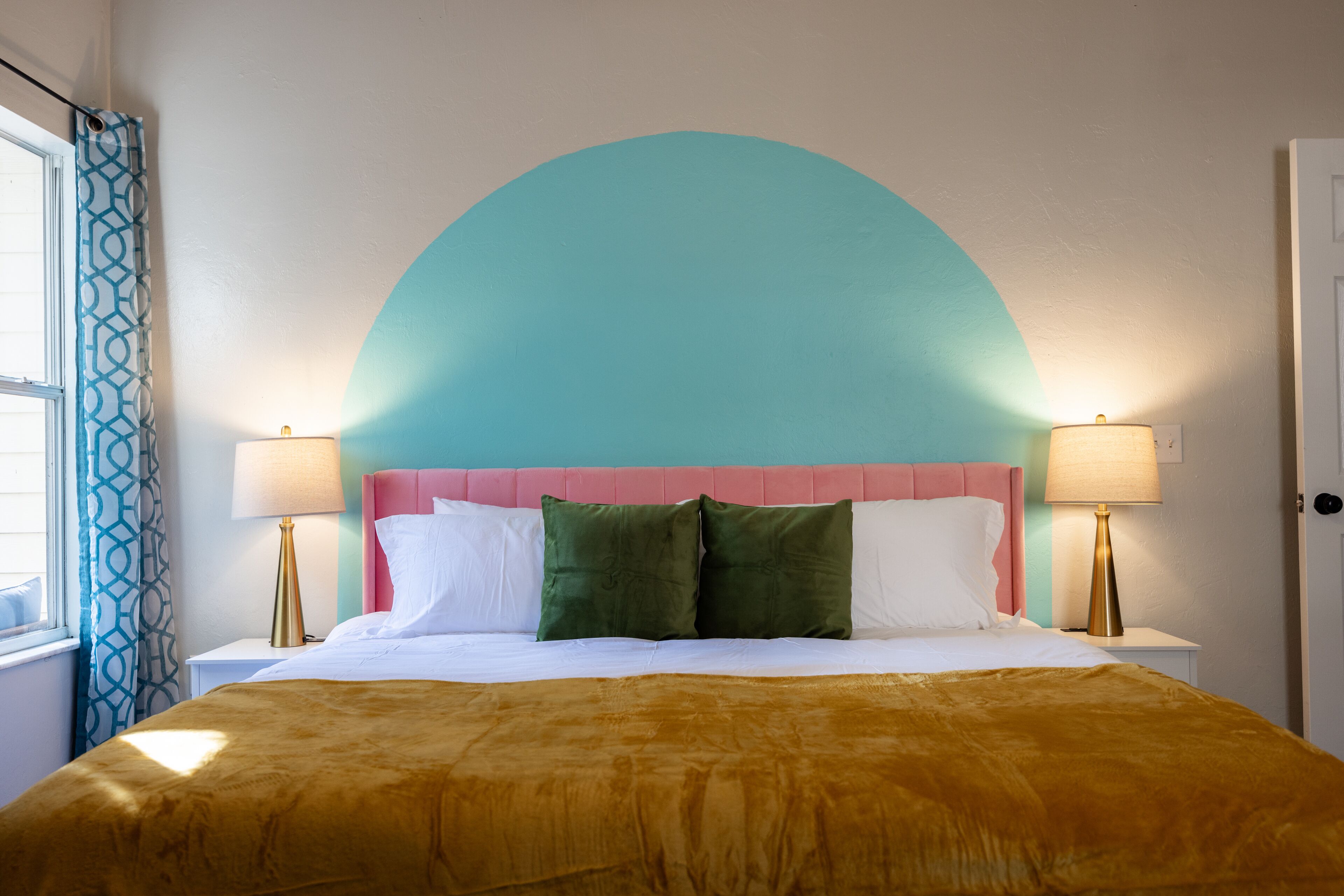 4 habitaciones, escritorio, wifi y ropa de cama 