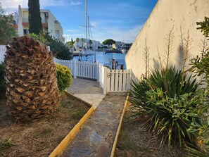 Property grounds - Marina Les Voiles a la mer Avec vue sur le Port (LE GRAU DU ROI)