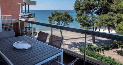 Apartement with air conditioning and outdoor pool