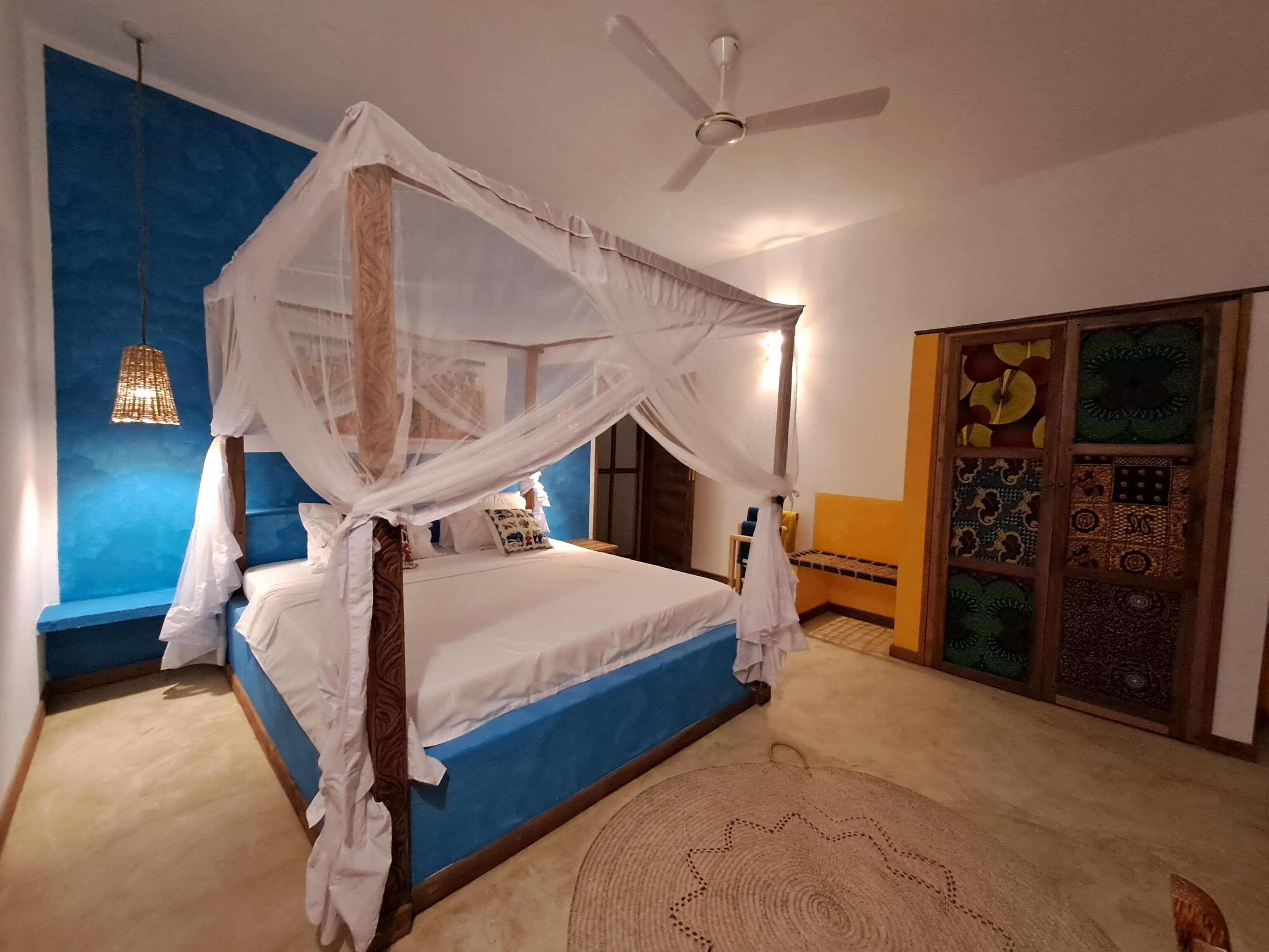 Deluxe Room | 1 bedroom, individually decorated, individually furnished, desk