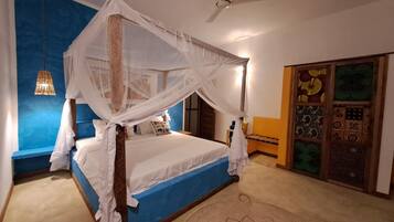 Deluxe Room | 1 bedroom, individually decorated, individually furnished, desk