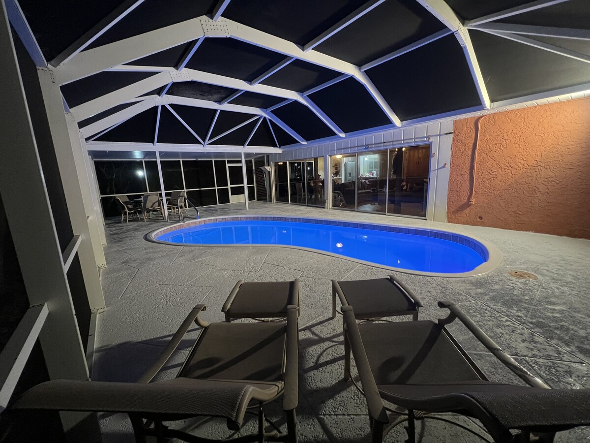 Photo 6 of Paradise Naples Pool Home. Free headed pool