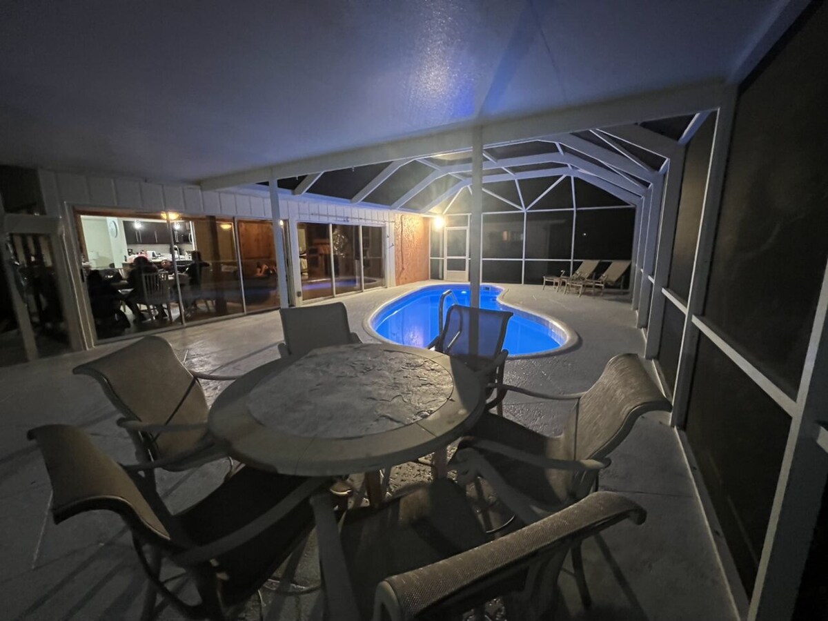 Photo 4 of Paradise Naples Pool Home. Free headed pool