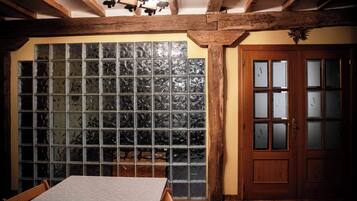 ファミリー アパートメント マウンテンビュー | ダイニングルーム