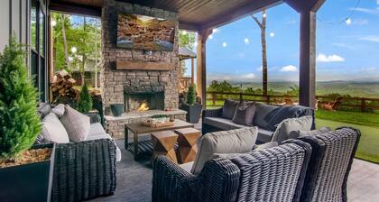 Stunning Mtn Views + Hot Tub + Sauna + Game Room