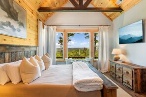 4 室のベッドルーム、アイロン / アイロン台、旅行用ベビーベッド、WiFi (無料)