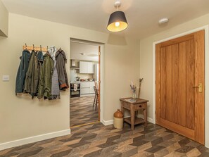 Dishwasher, highchair - 2 bedroom accommodation in Great Snoring (Great Snoring)