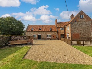 Exterior - 2 bedroom accommodation in Great Snoring (Great Snoring)