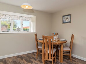Dining - 2 bedroom accommodation in Great Snoring (Great Snoring)