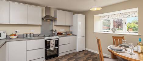 Lave-vaisselle, chaise haute