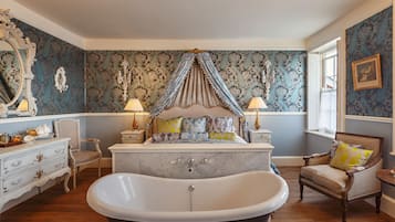 Deluxe Double Room | Hypo-allergenic bedding, individually decorated, individually furnished