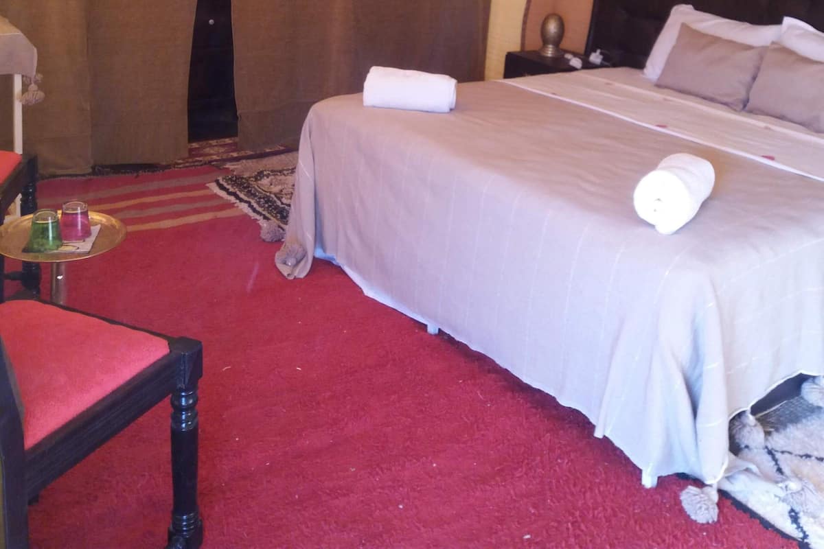 Luxe tweepersoonskamer, 1 slaapkamer, niet-roken, uitzicht op bergen | 1 slaapkamer