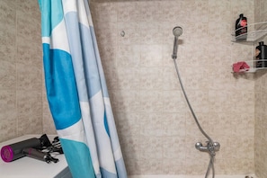 Apartment, 1 Bedroom, Smoking, Balcony | Bathroom