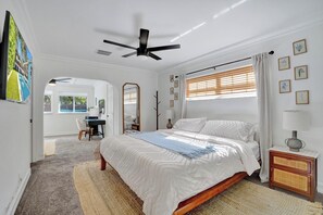 3 Schlafzimmer, Schreibtisch, Bügeleisen/Bügelbrett, WLAN