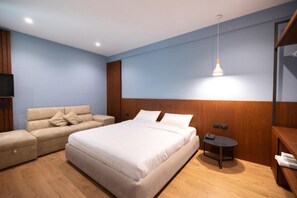 Junior Suite with Balcony and Side Sea View