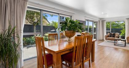 Banksia Retreat - Blenheim Holiday Home