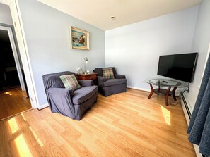 Smart TV - Charming Dorset Cottage Retreat.  (Dorset)