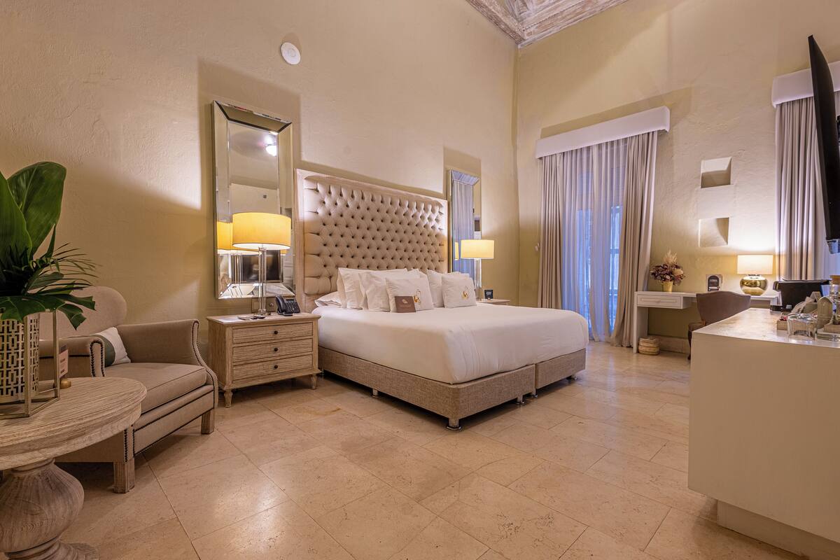 Colonial Deluxe, 1 King Bed | Sábanas de algodón egipcio y ropa de cama de alta calidad