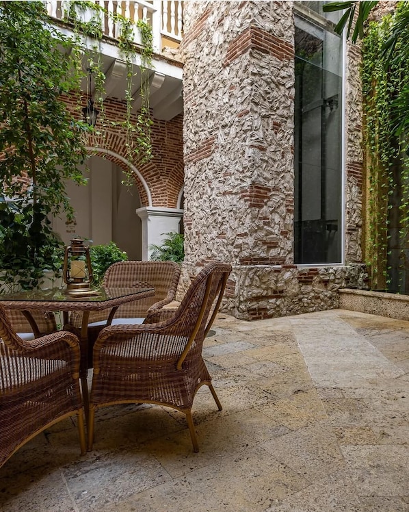 Colonial Standard, 1 Queen Bed | Terraza o patio