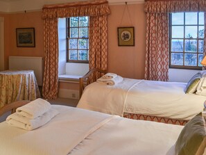 3 bedrooms, free WiFi, bed sheets
